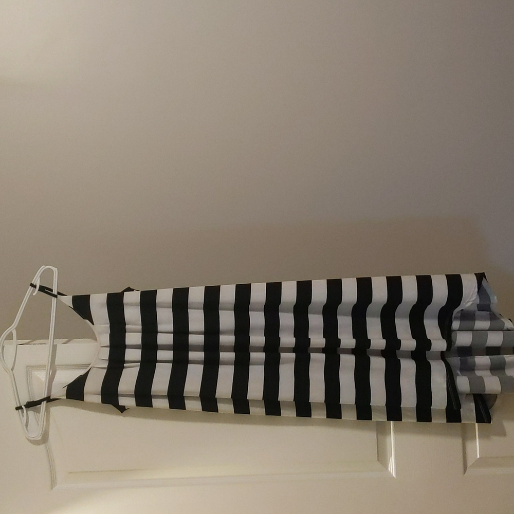 🖤SOLD🖤Stripped hi-low maxi dress